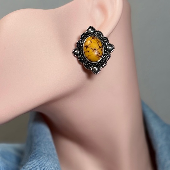 🔥 Western Yellow Ornament Earrings  💫 - Picture 4 of 6